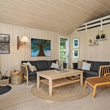 3 Bedroom Stunning In Prázdninový dům Kalundborg