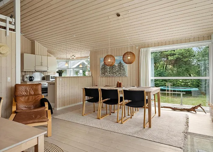 3 Bedroom Stunning In Σπίτι διακοπών Kalundborg